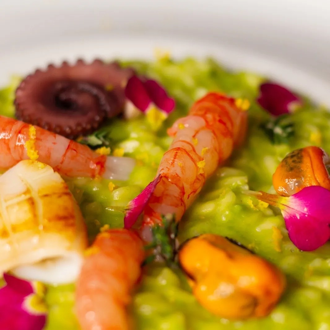 Image alt description