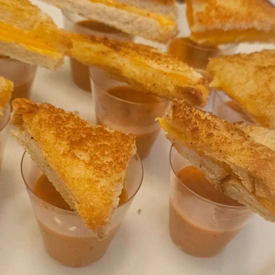 Image alt description