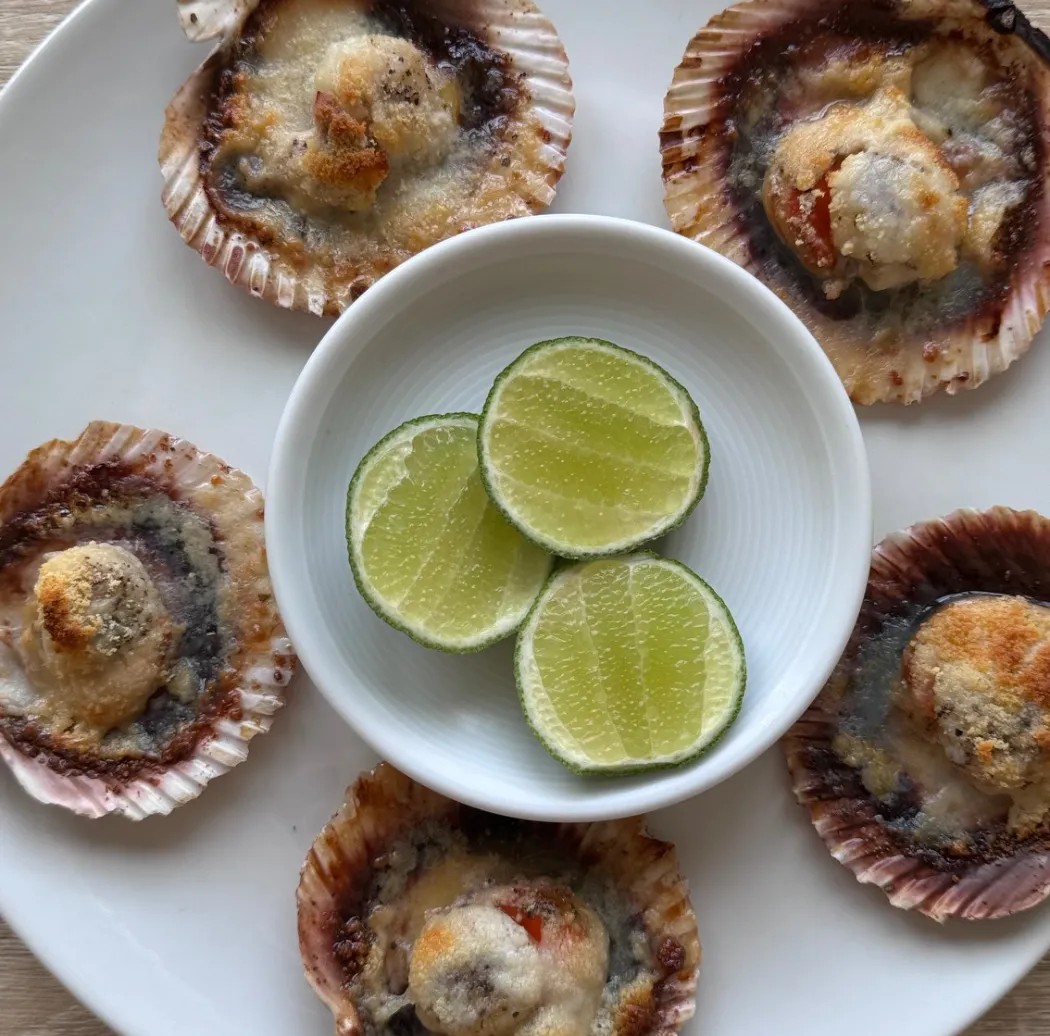 Image alt description