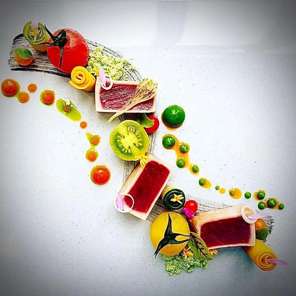 Image alt description