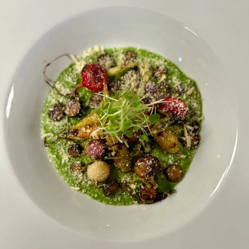 Image alt description