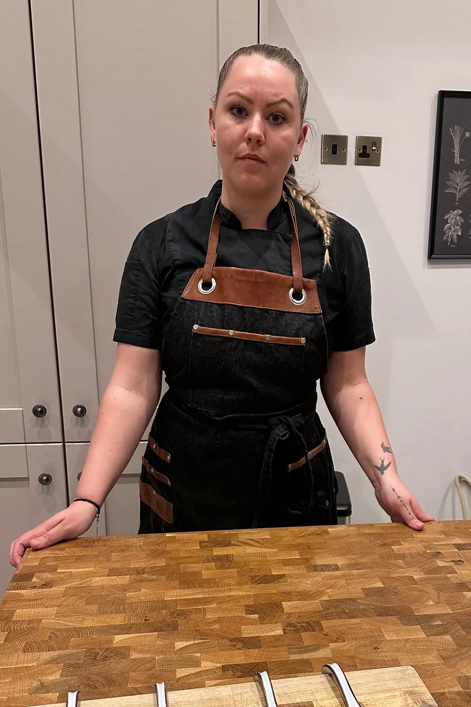 Image alt description