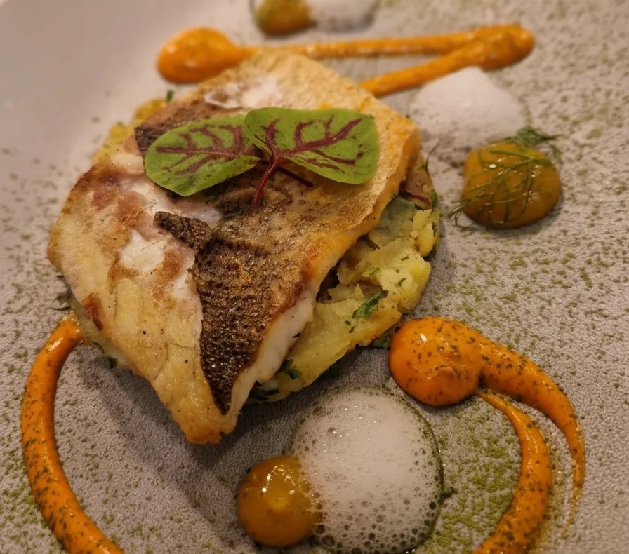 Image alt description