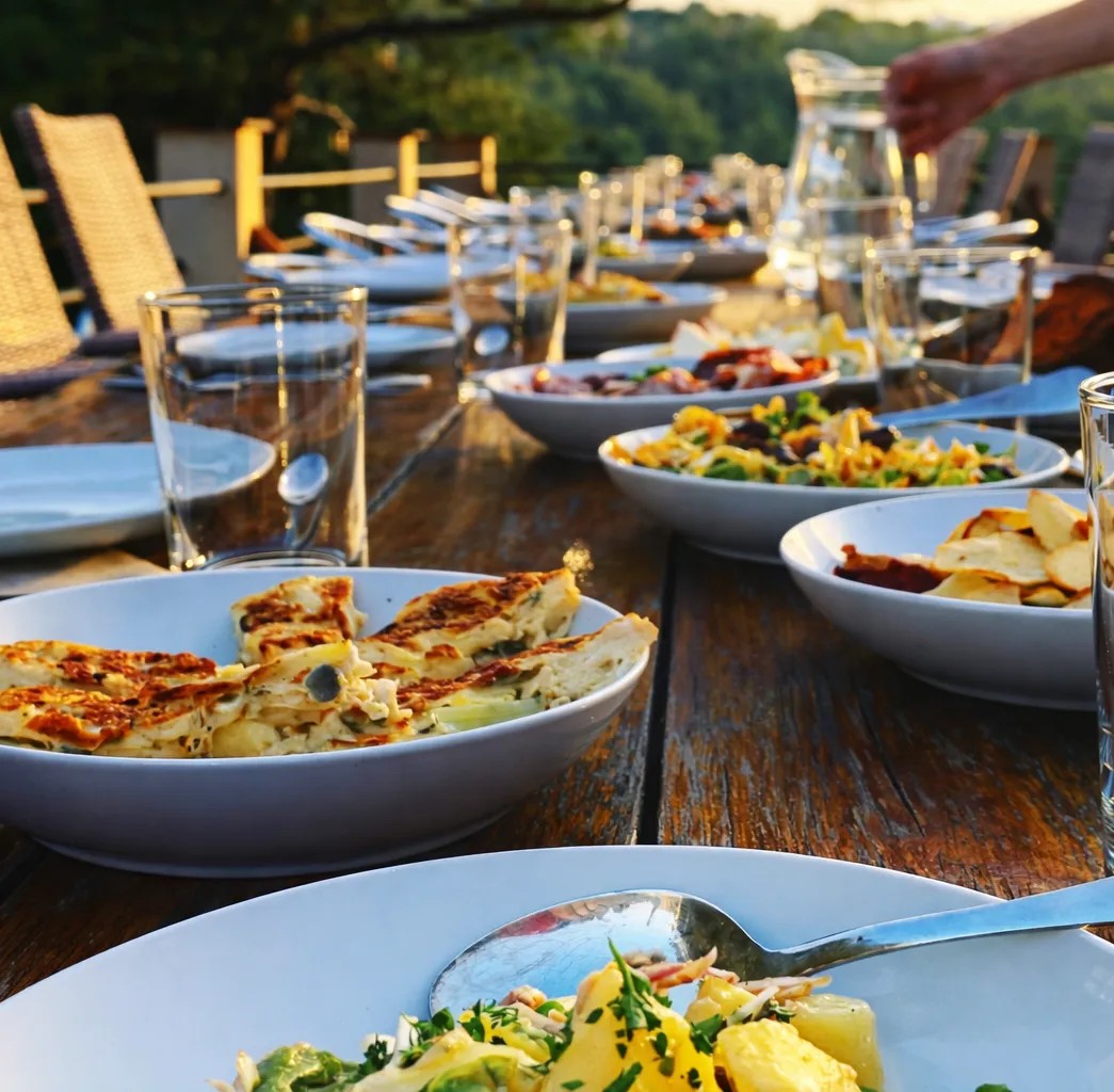 Image alt description