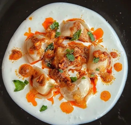 Image alt description