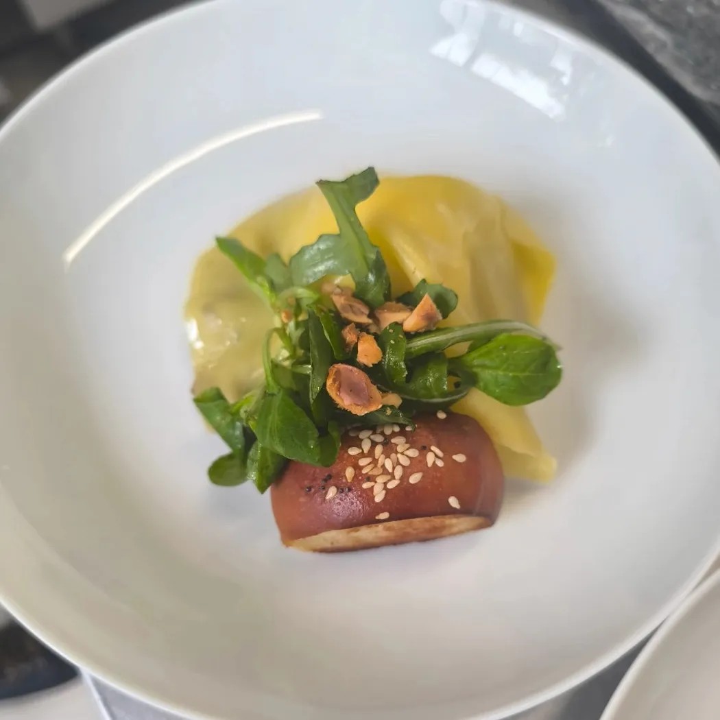 Image alt description