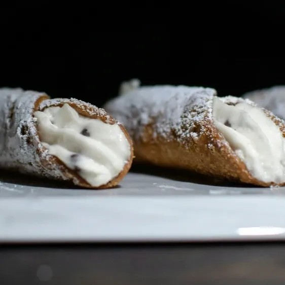 Image alt description