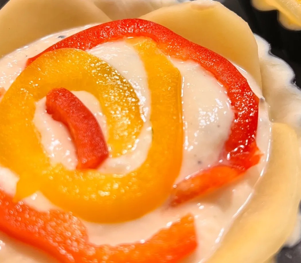 Image alt description