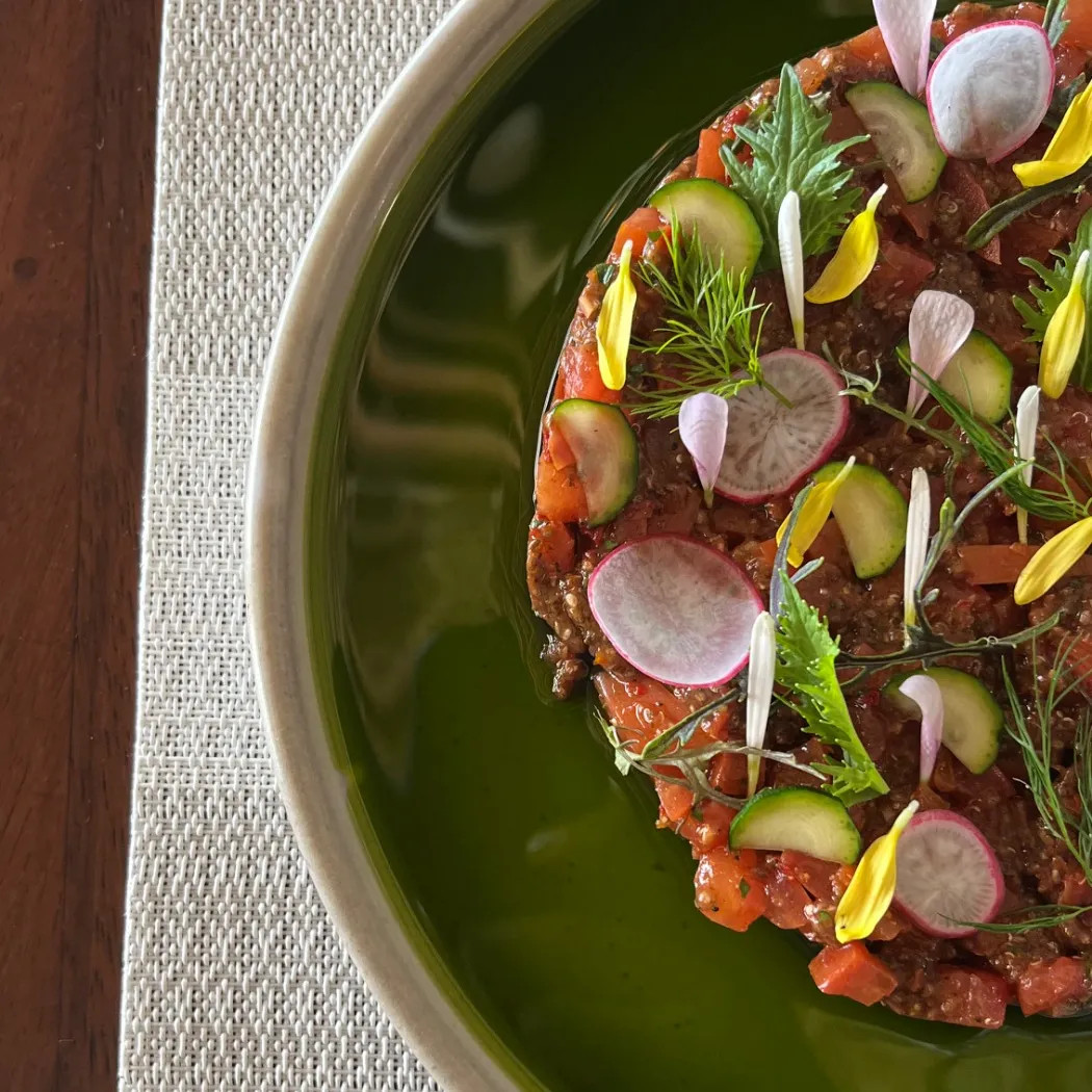 Image alt description