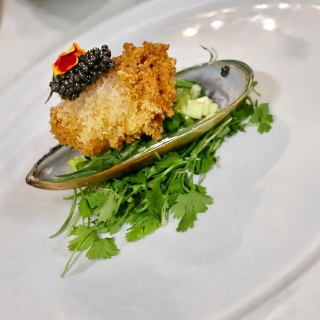 Image alt description