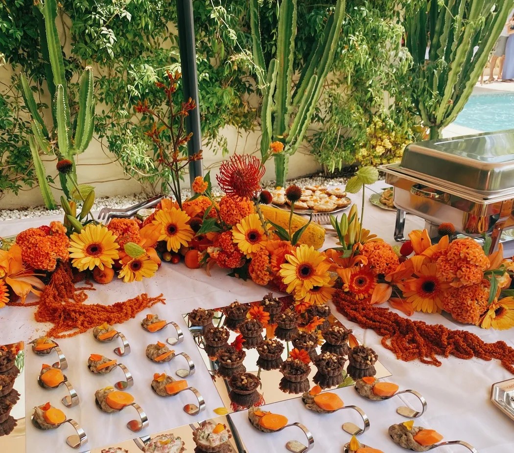 Image alt description