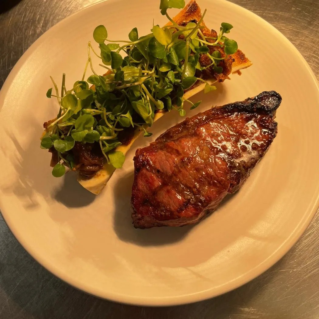 Image alt description