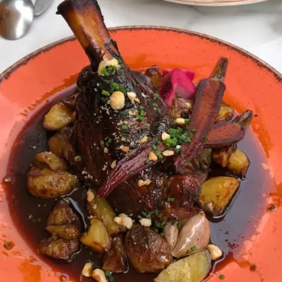 Image alt description