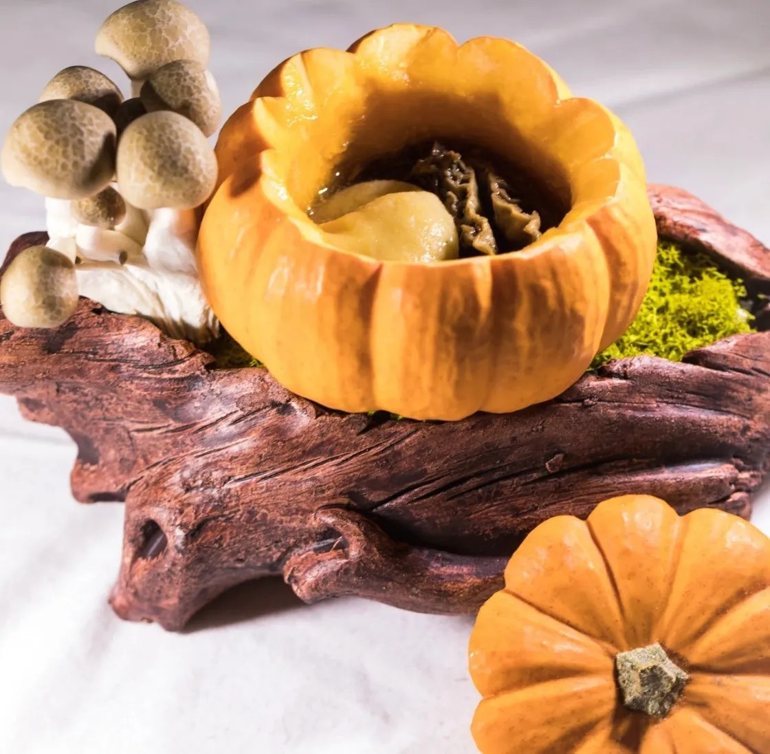 Image alt description