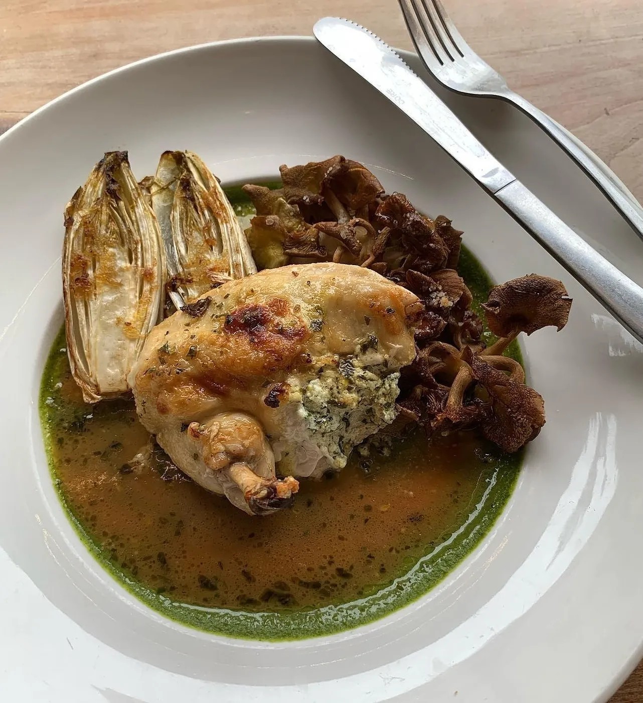 Image alt description