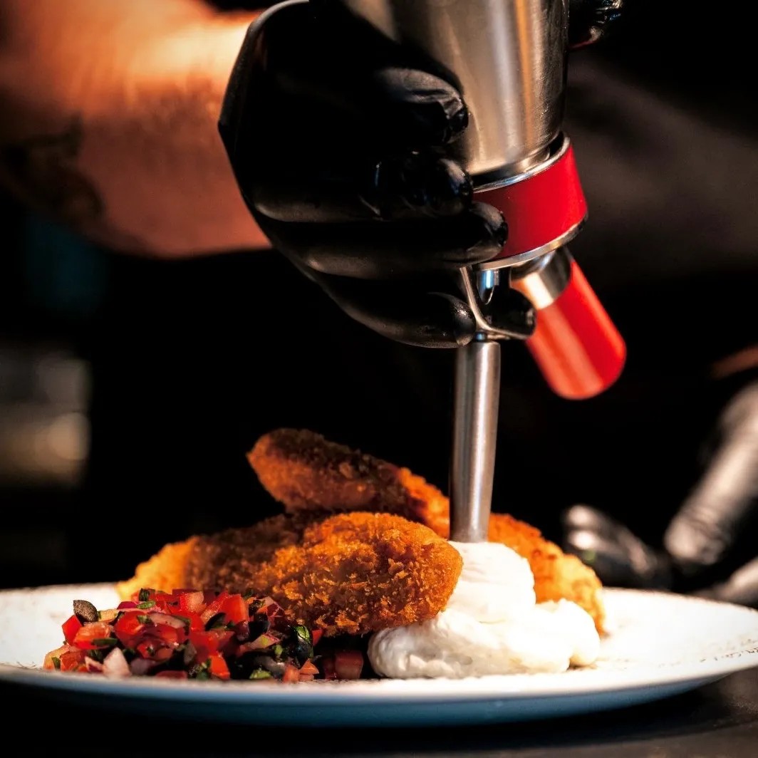 Image alt description