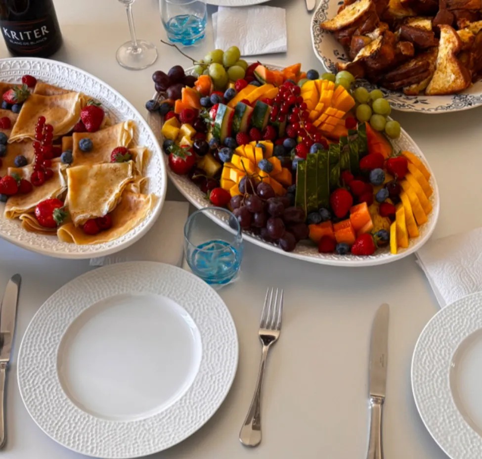 Image alt description