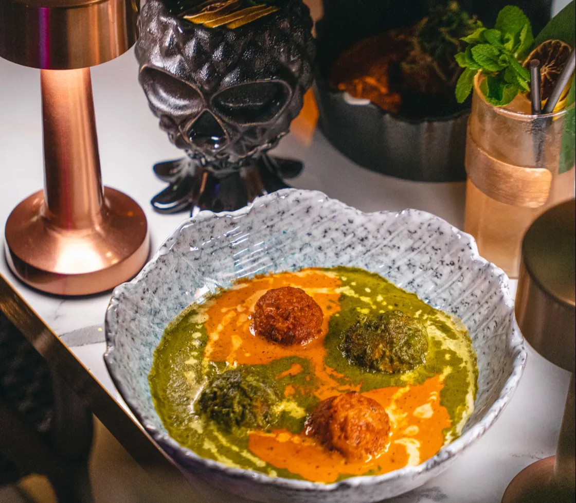 Image alt description