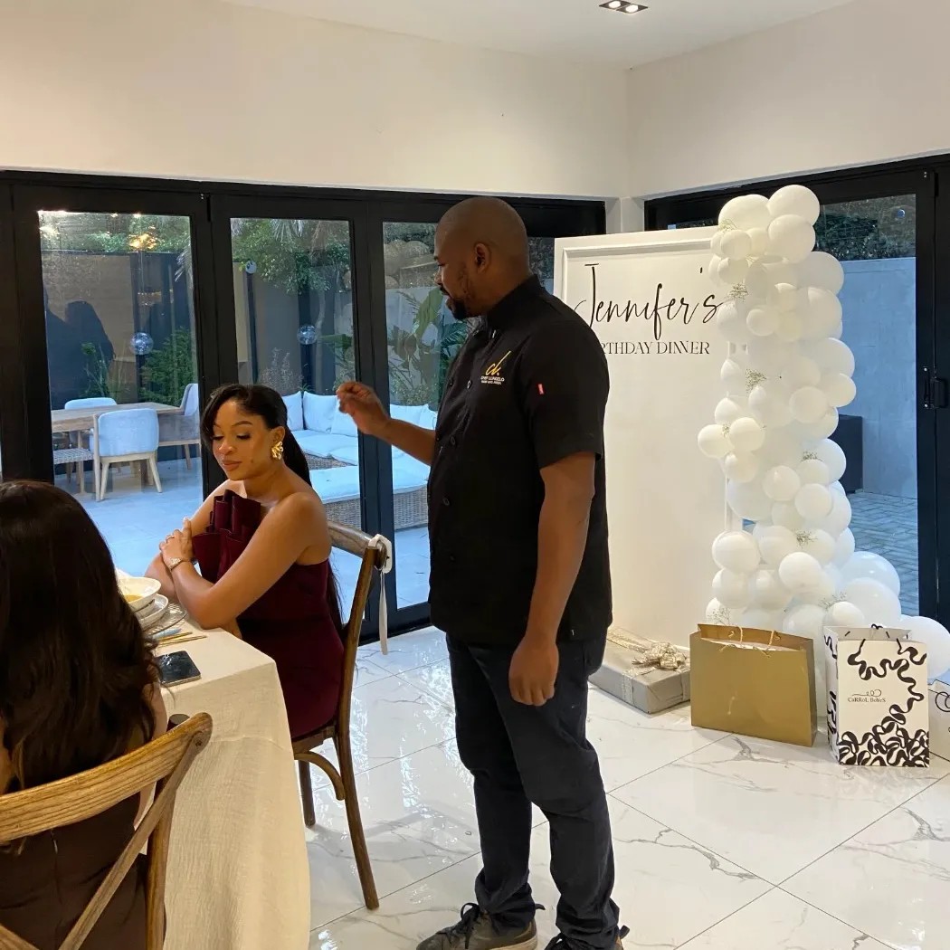 Image alt description