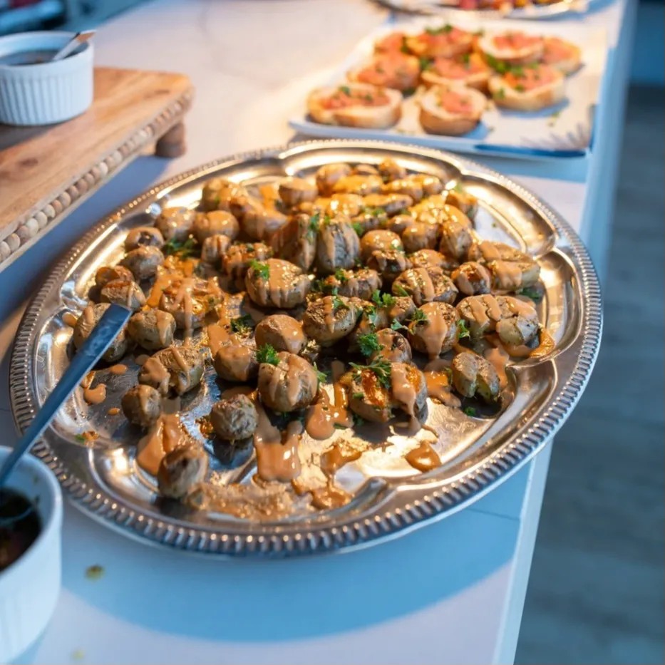 Image alt description