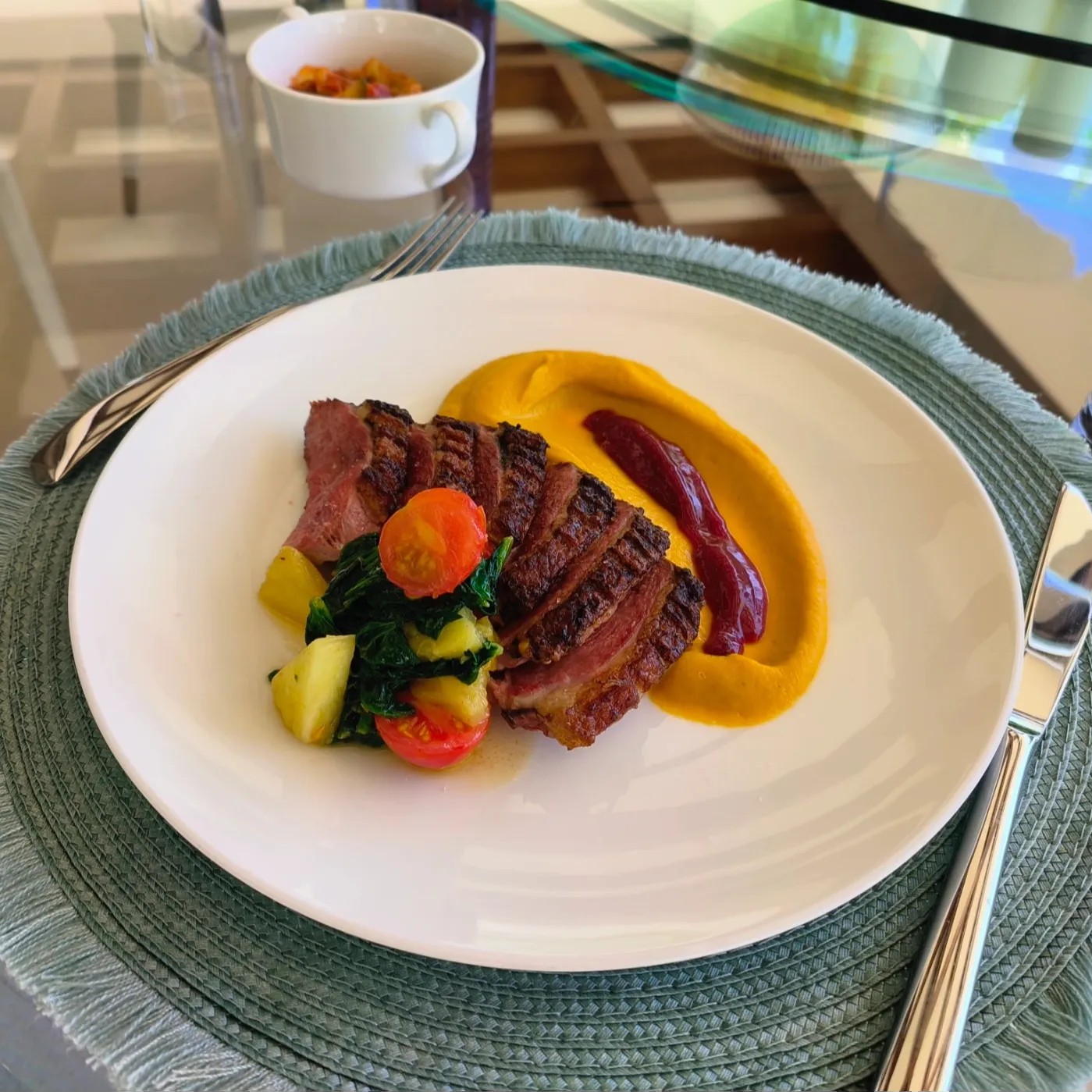 Image alt description