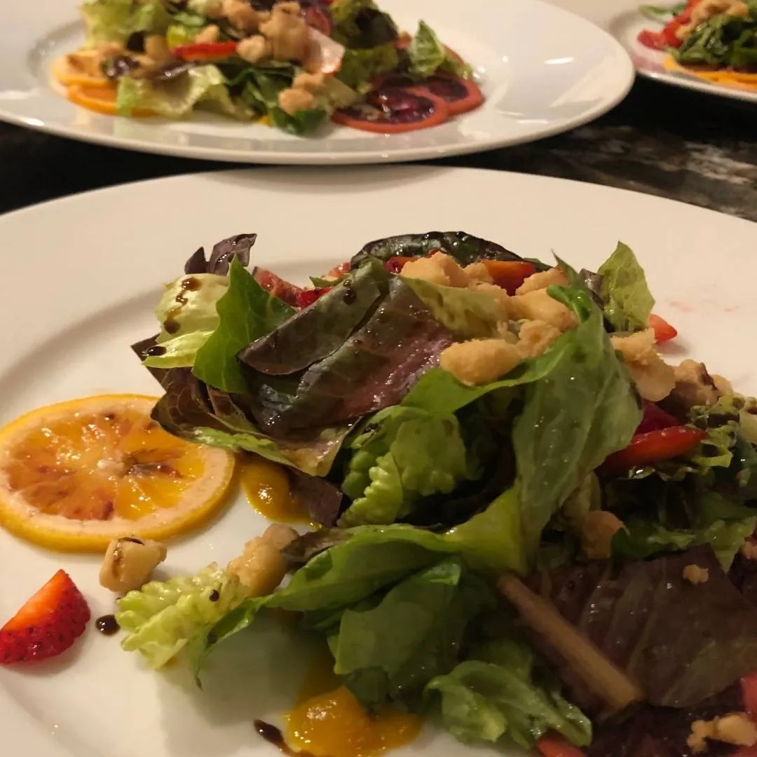 Image alt description