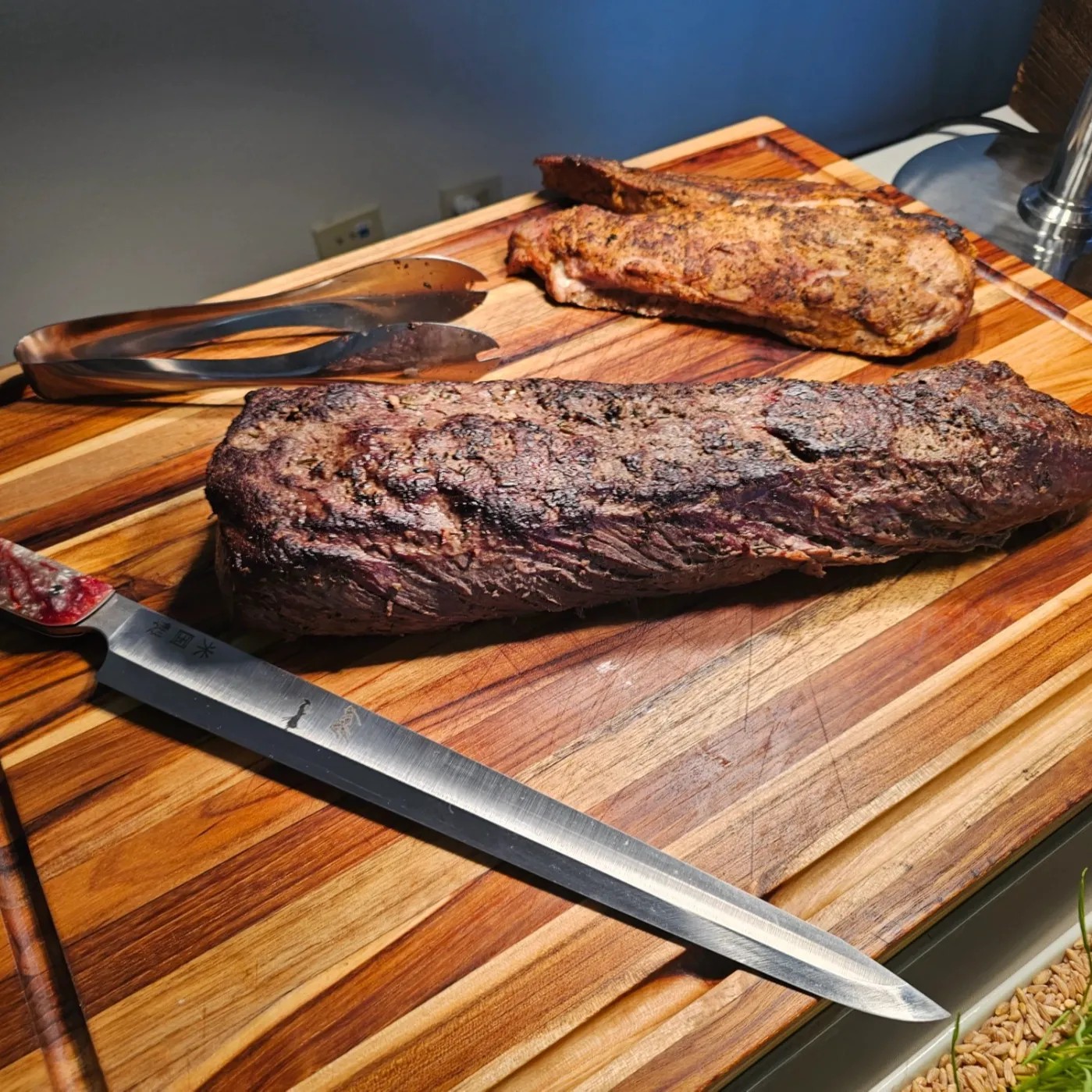 Image alt description