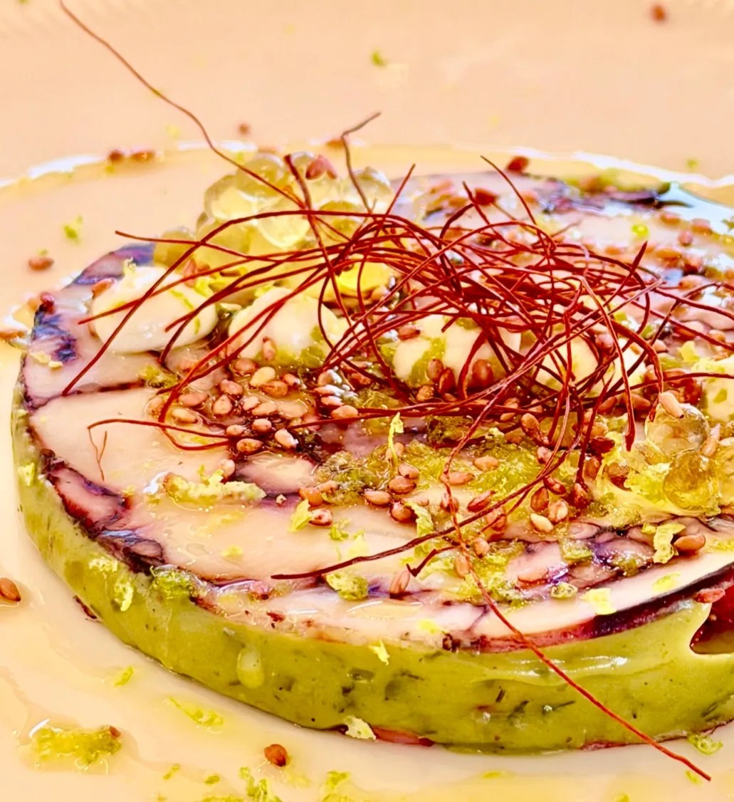 Image alt description