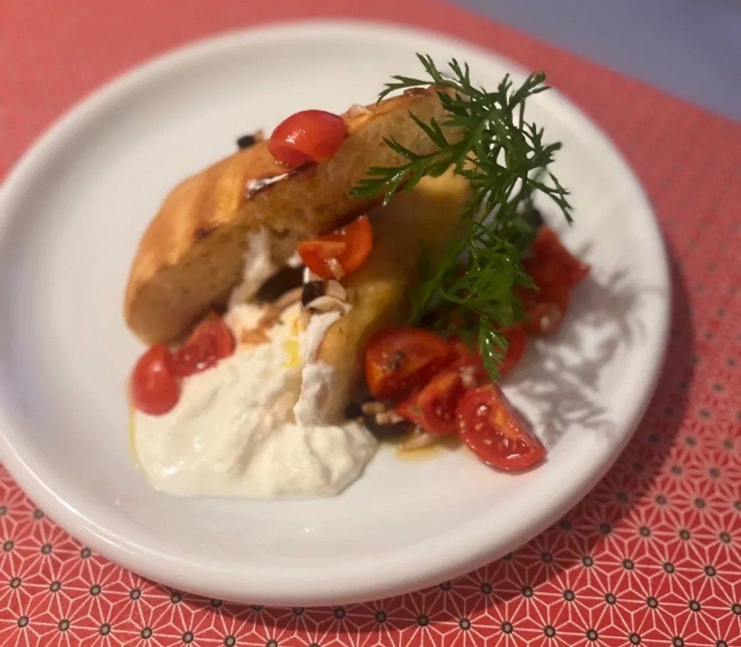 Image alt description