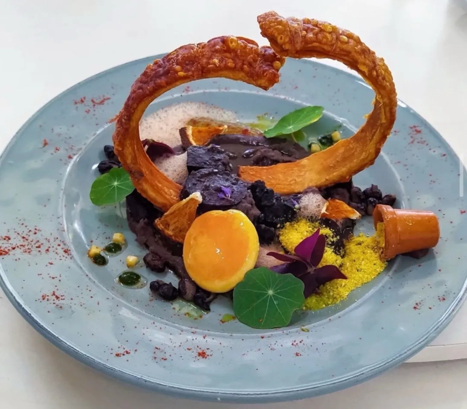 Image alt description