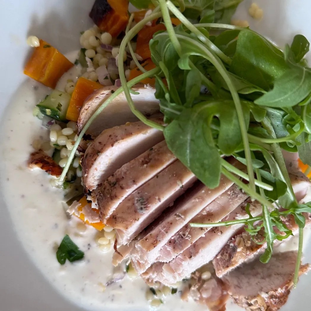 Image alt description