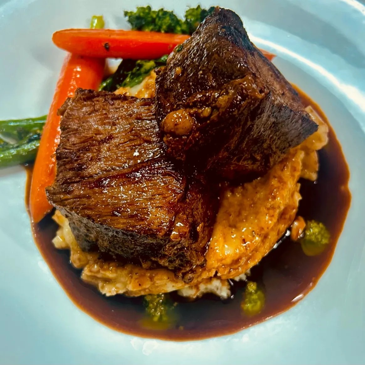 Image alt description