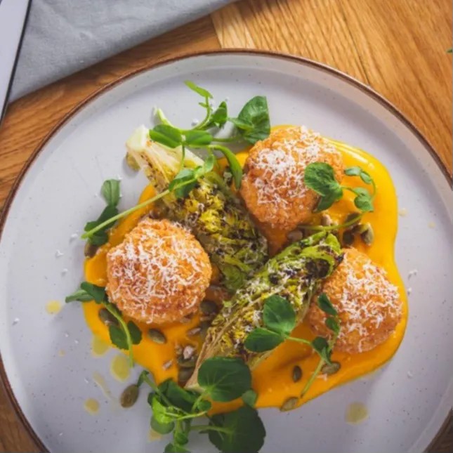 Image alt description