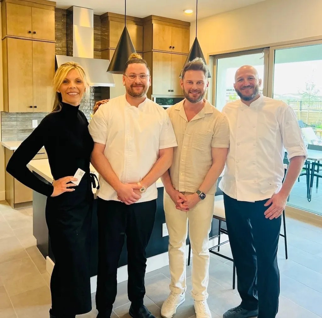 Image alt description