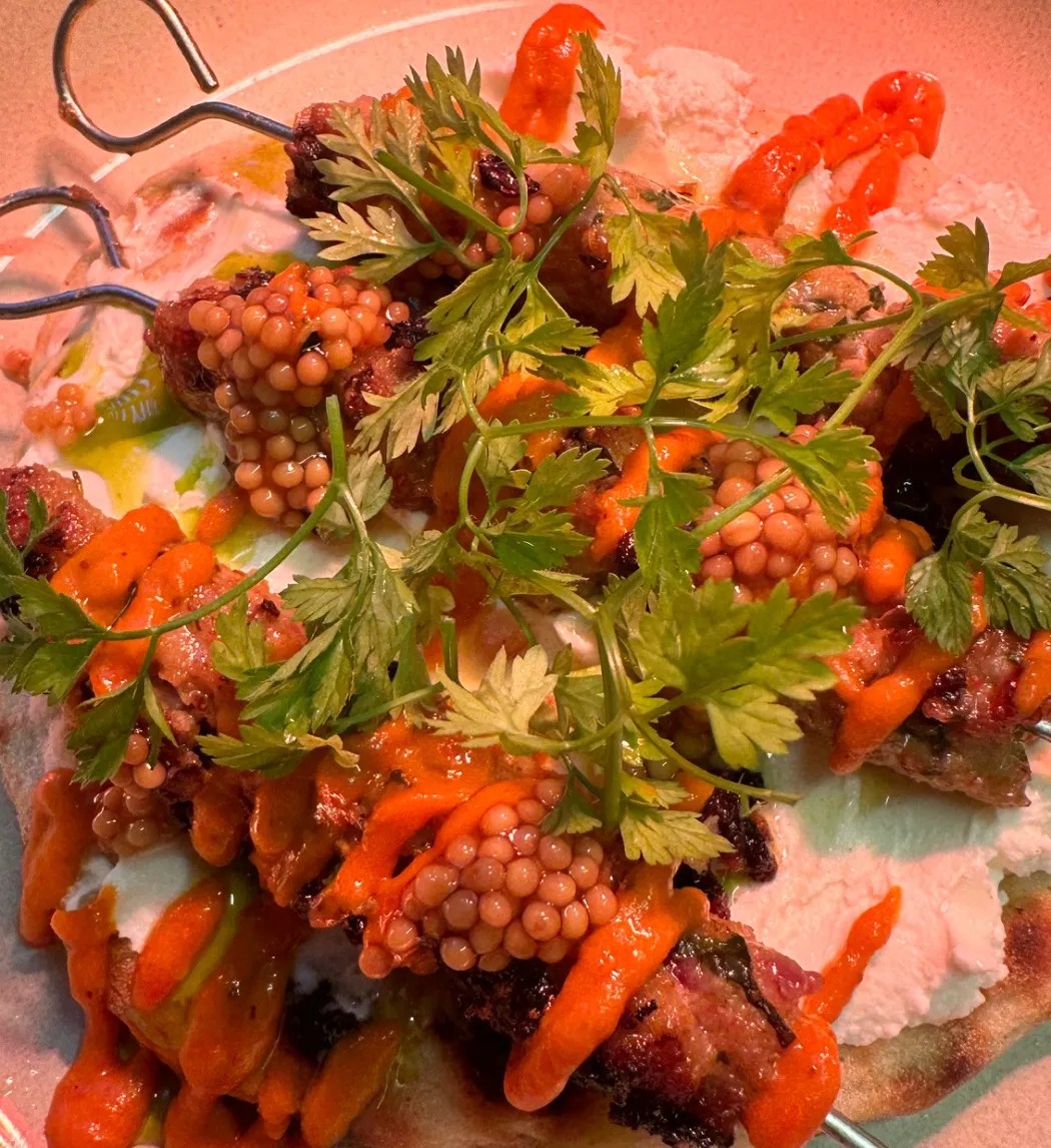 Image alt description