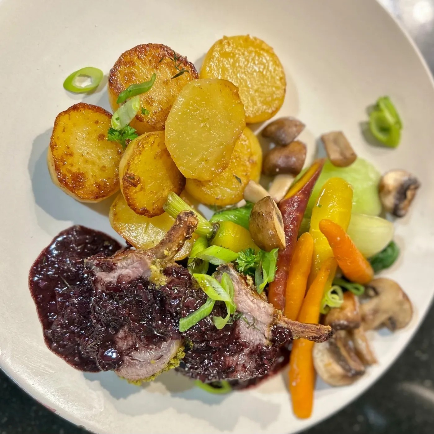 Image alt description