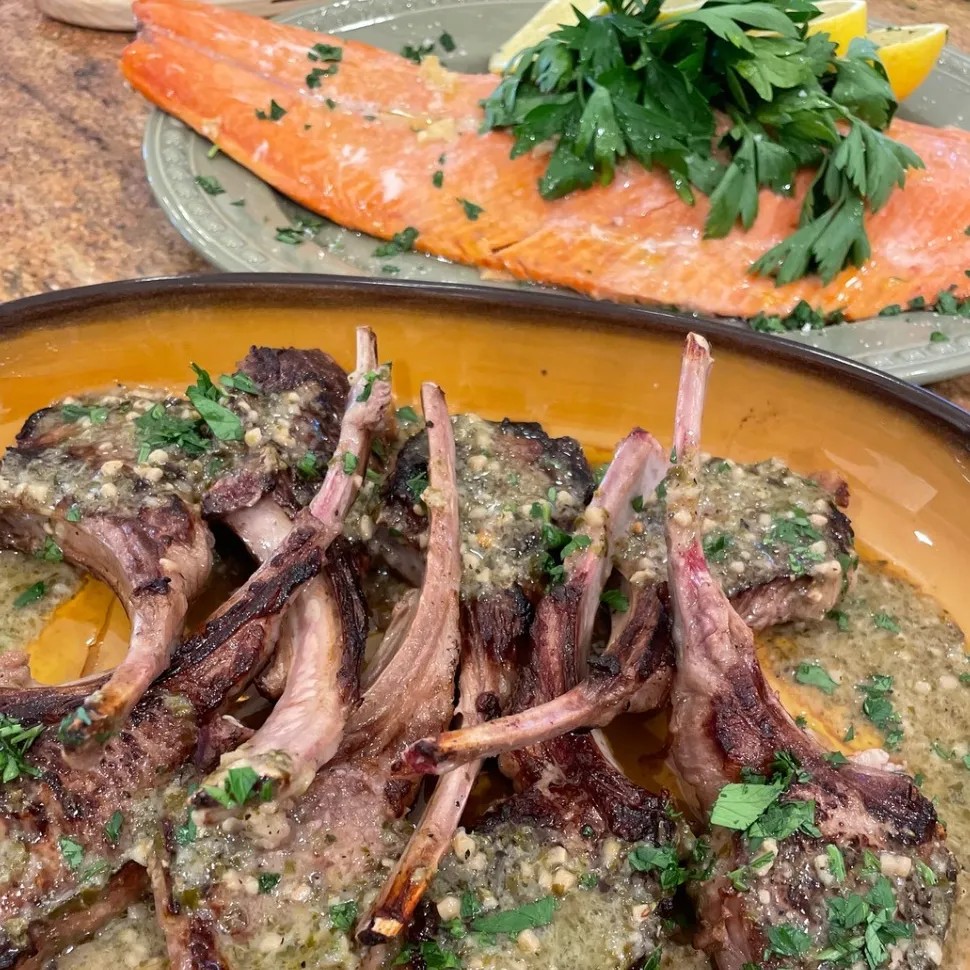 Image alt description